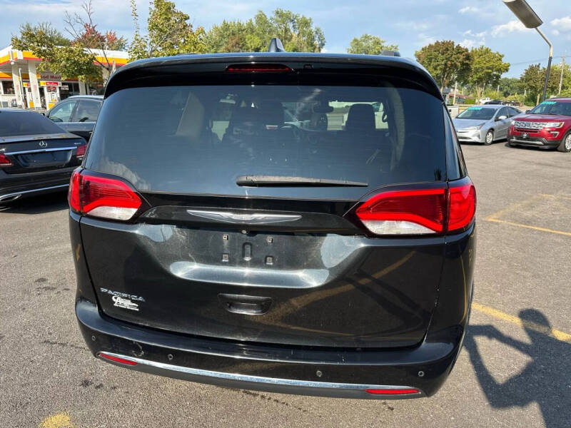 2017 Chrysler Pacifica