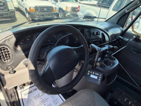 2001 Ford E-Series E-350 SD