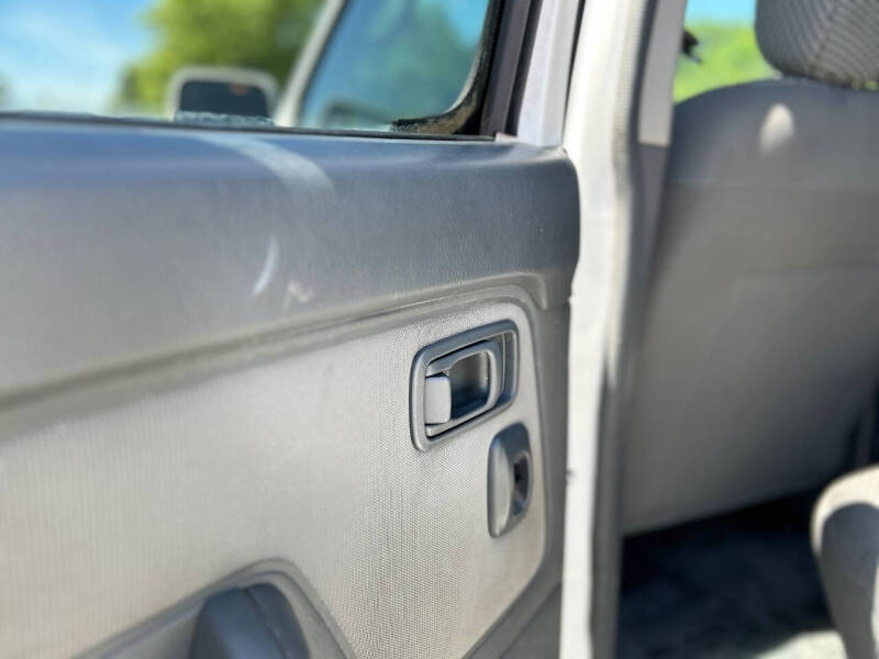 2002 Nissan Frontier SE-V6
