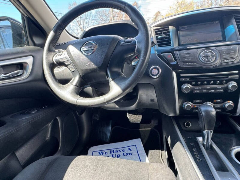 2016 Nissan Pathfinder S