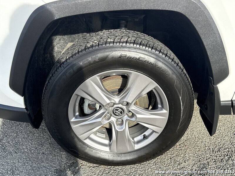 2022 Toyota RAV4 Hybrid LE