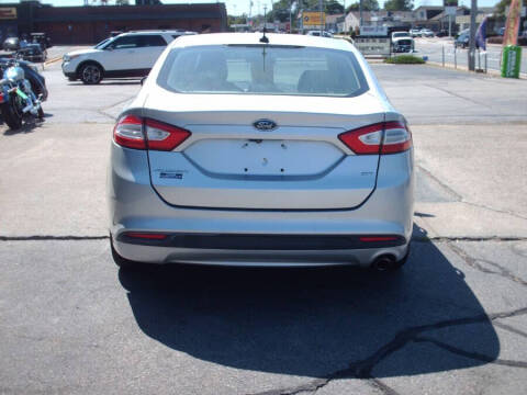 2016 Ford Fusion SE