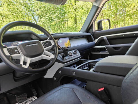 2023 Land Rover Defender 90 SE