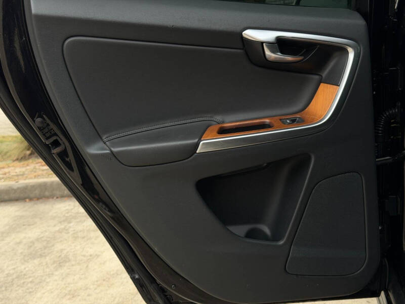 2017 Volvo XC60 T5 Inscription