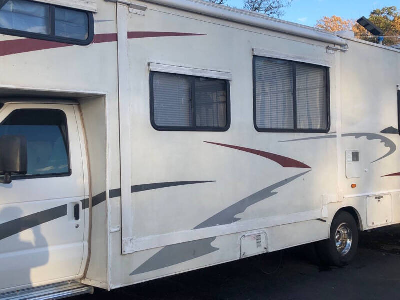 2005 Ford E-Series E-450 SD