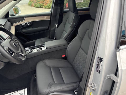 2025 Volvo XC90 B6 Plus Bright Theme 7P