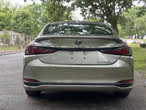 2021 Lexus ES 300h