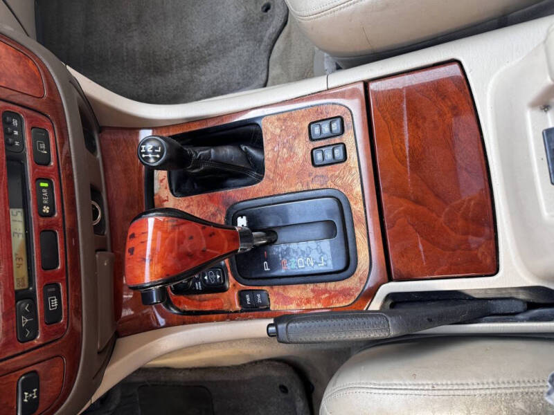 2002 Lexus LX 470