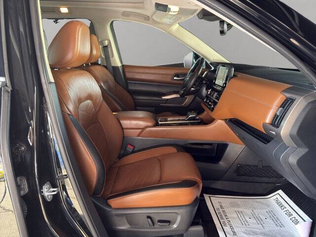 2022 Nissan Pathfinder Platinum