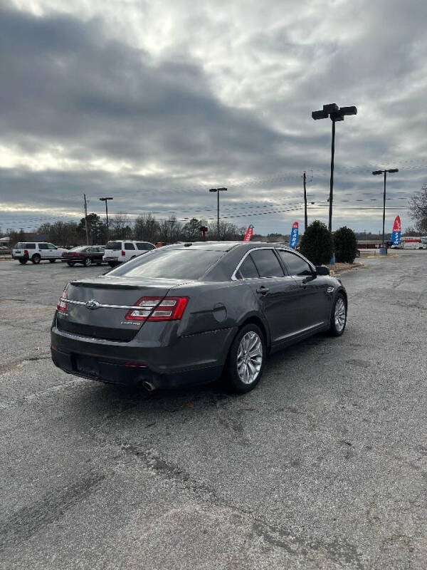 2019 Ford Taurus Limited