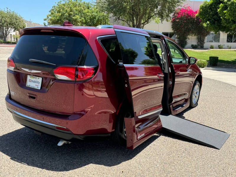 2018 Chrysler Pacifica Touring L