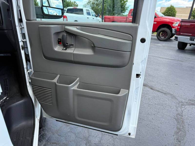 2014 GMC Savana LT 3500