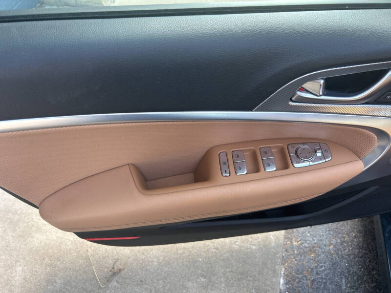 2022 Genesis G70 2.0T