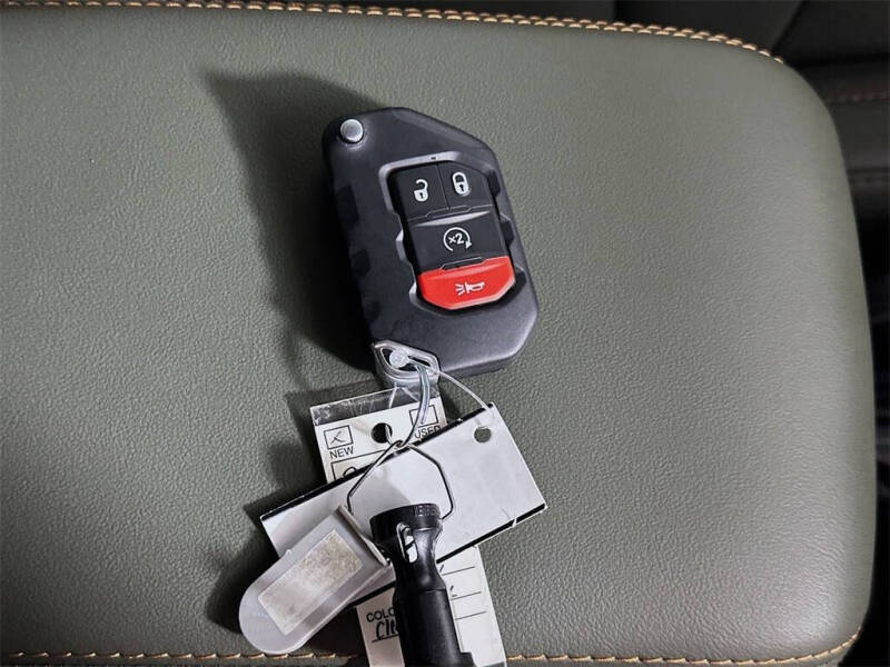 2025 Jeep Gladiator Mojave X