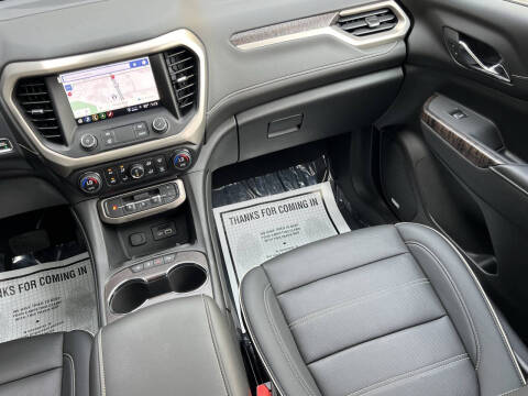 2023 GMC Acadia Denali