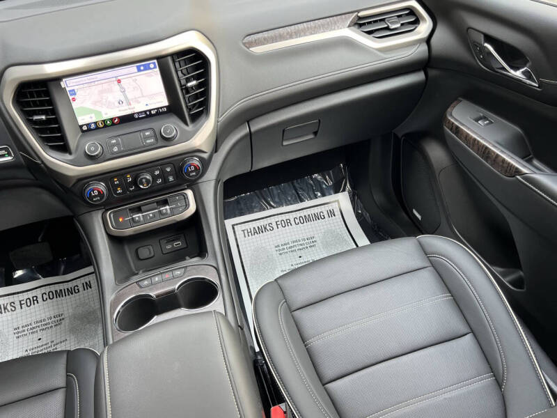 2023 GMC Acadia Denali