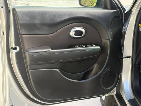 2017 Kia Soul +