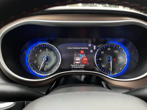 2017 Chrysler Pacifica Touring-L Plus