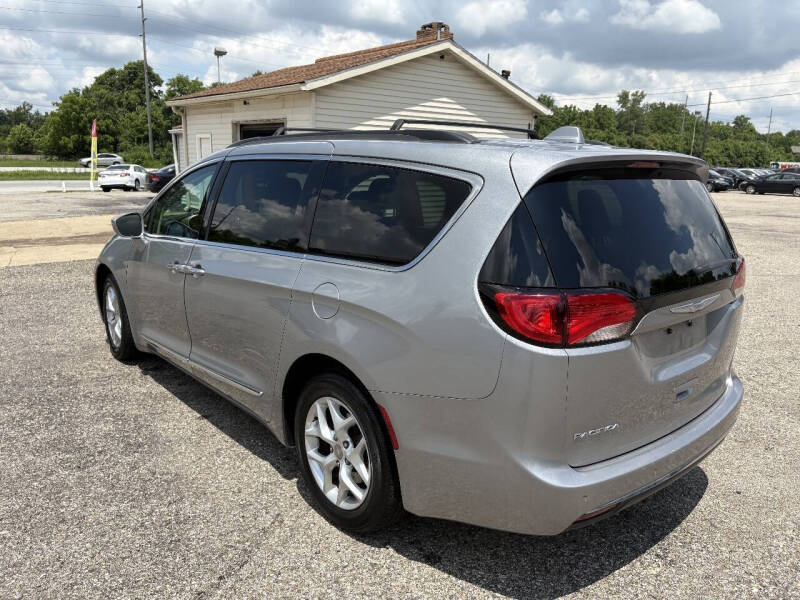 2017 Chrysler Pacifica Touring Plus
