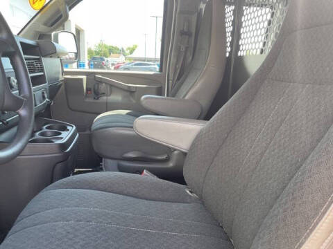 2023 Chevrolet Express 2500