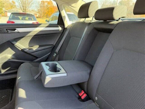 2016 Volkswagen Passat 1.8T S