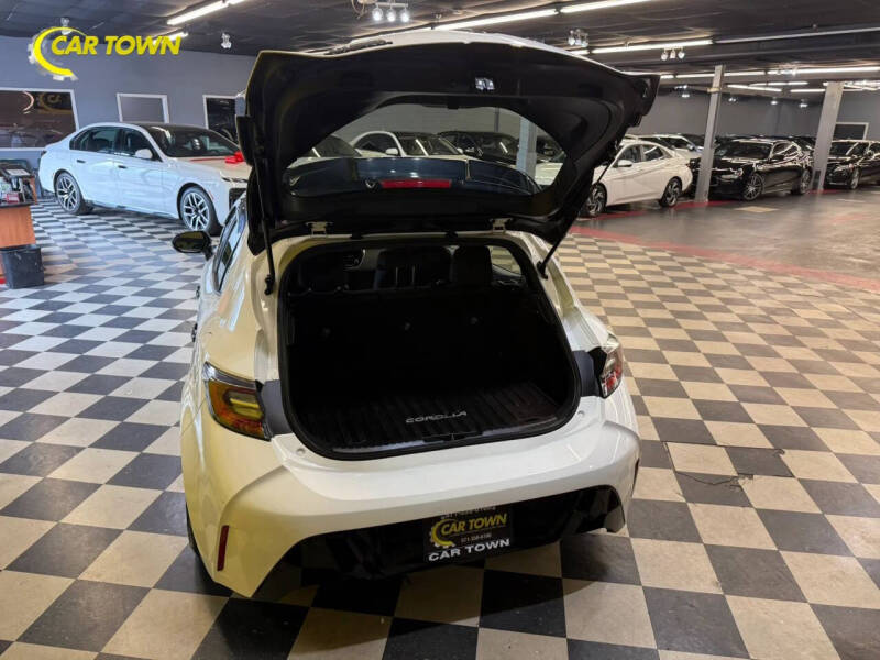 2020 Toyota Corolla Hatchback SE Nightshade Edition