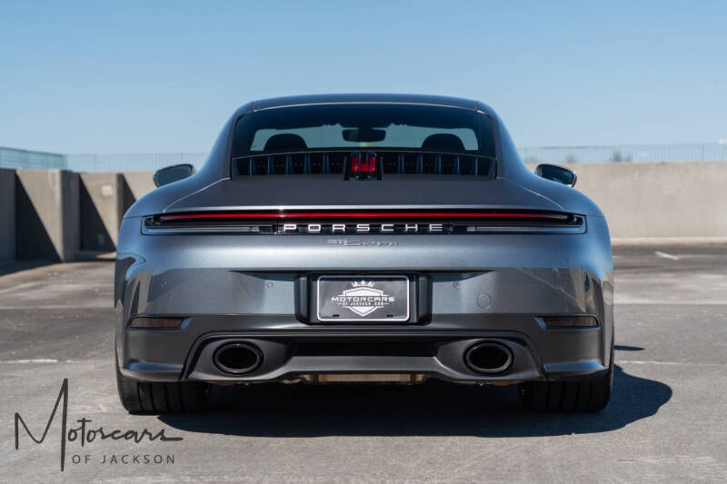 2025 Porsche 911 Carrera