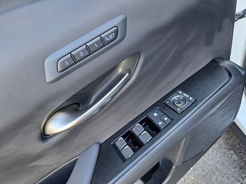 2023 Lexus UX 250h F SPORT Handling