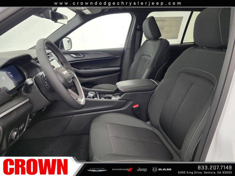 2025 Jeep Grand Cherokee Laredo X