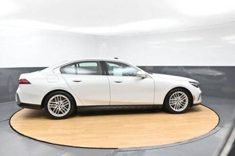2025 BMW 5 Series 530i