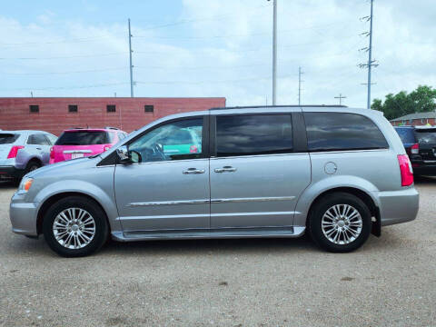 2013 Chrysler Town and Country Touring-L