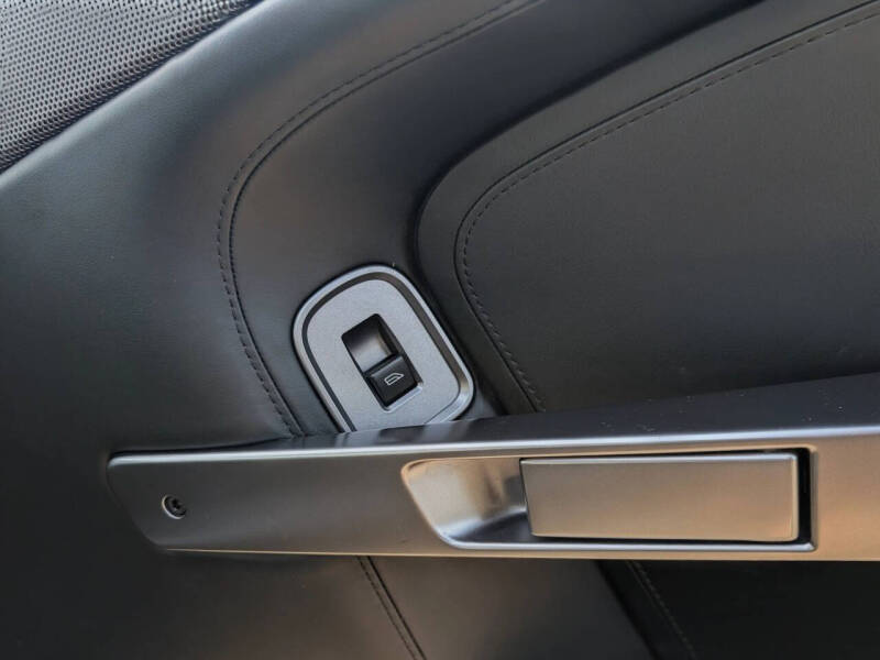 2005 Aston Martin DB9 Volante