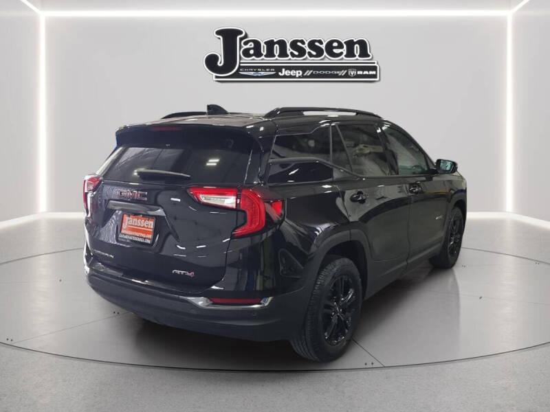 2024 GMC Terrain AT4