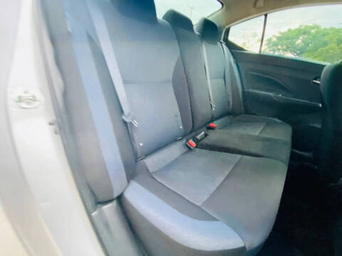 2023 Nissan Versa SV