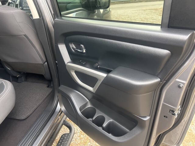 2024 Nissan Titan SV