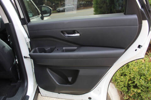 2022 Nissan Pathfinder SV