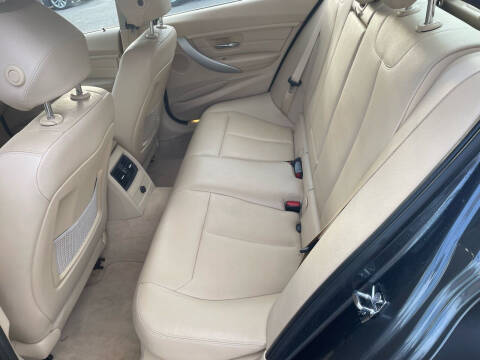 2012 BMW 3 Series 328i