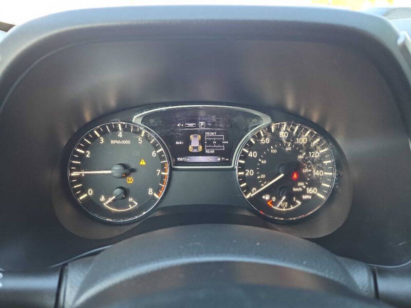 2020 Nissan Pathfinder SV