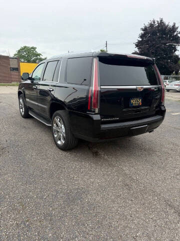 2016 Cadillac Escalade Luxury Collection