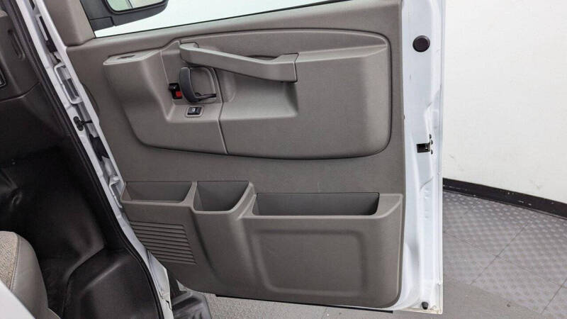 2023 Chevrolet Express LS 3500