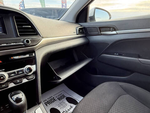 2020 Hyundai Elantra SE