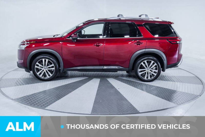 2025 Nissan Pathfinder Platinum