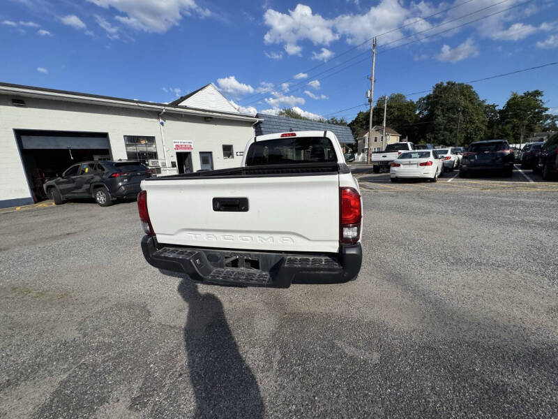 2019 Toyota Tacoma SR