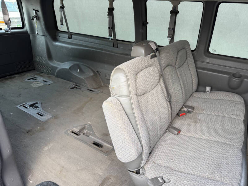 2003 Chevrolet Express 3500 LS