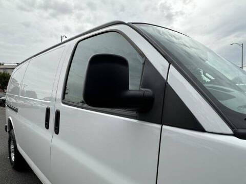 2023 Chevrolet Express 2500