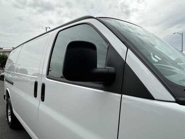 2023 Chevrolet Express 2500