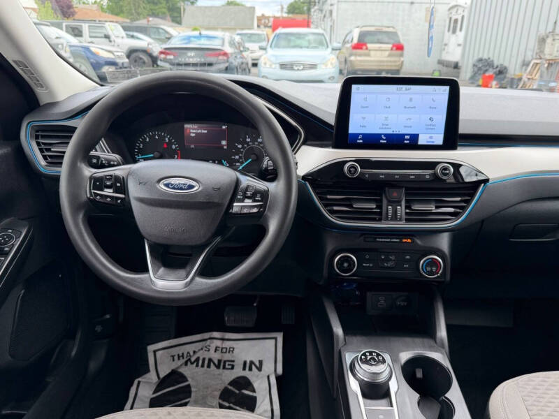 2022 Ford Escape SE