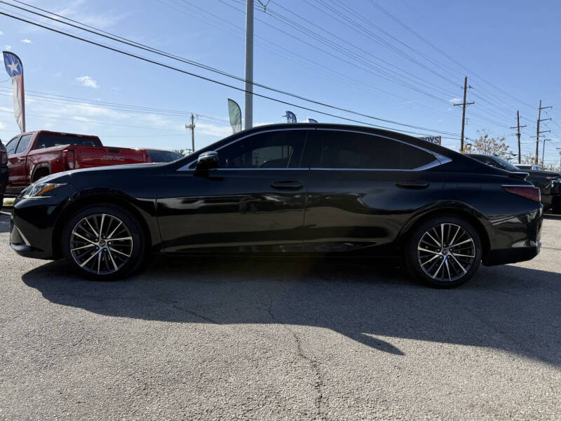 2024 Lexus ES 300h F SPORT Design