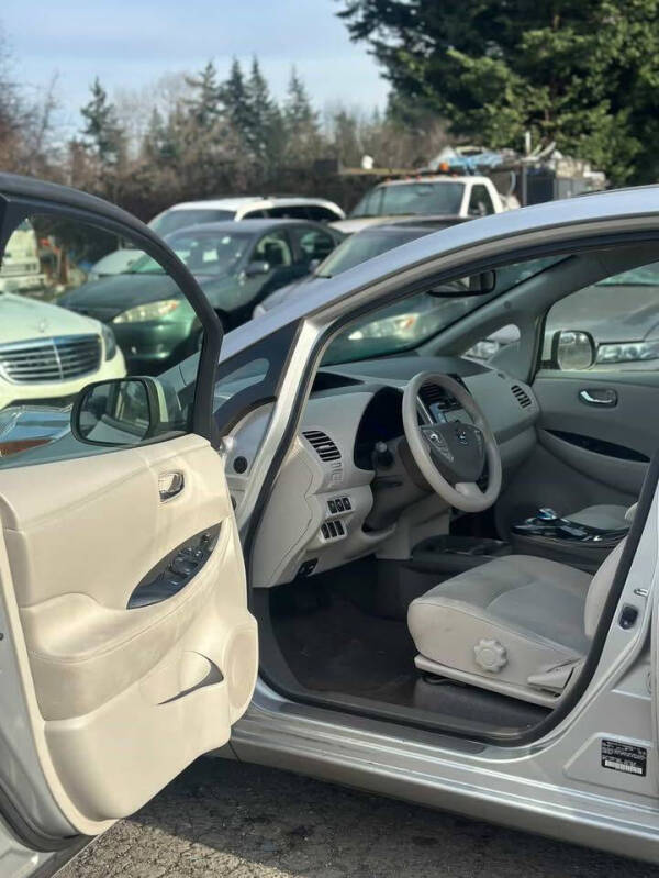 2012 Nissan LEAF SV