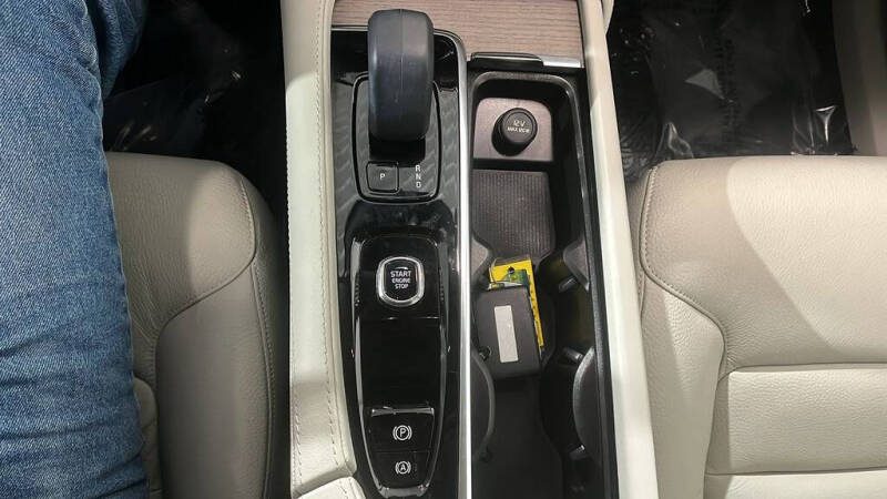 2024 Volvo XC90 Recharge T8 Plus Bright Theme 6P